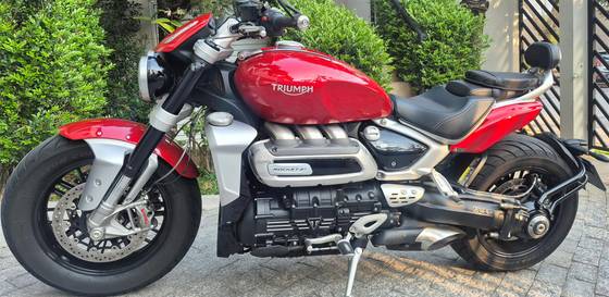 TRIUMPH ROCKET III R 